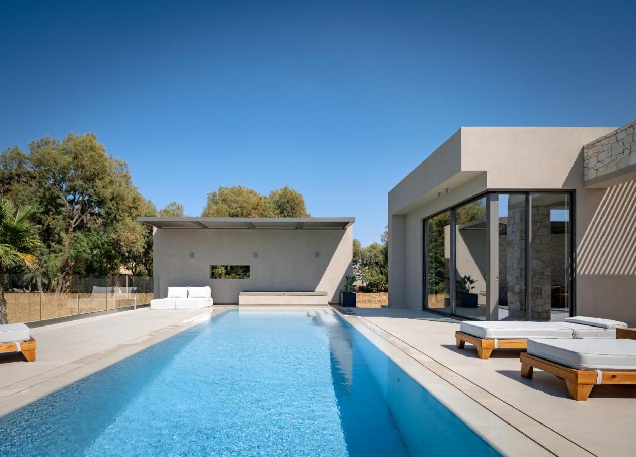 Artemis Seafront Villa, An Evanescence Sea Retreat, By Thinkvilla Tavronitis Exterior foto